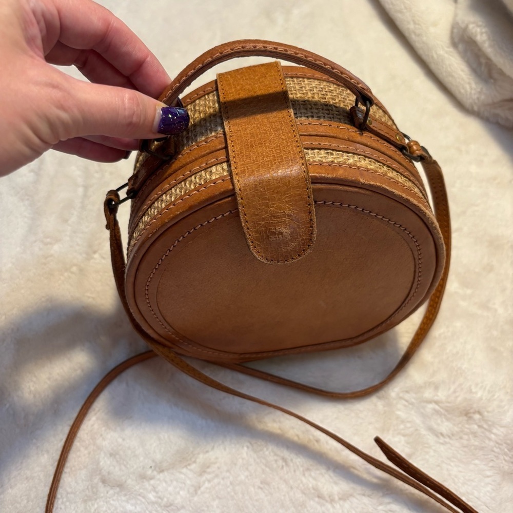 SALE! Vintage Leather Crossbody Bag Camel Brown Tan Rattan Sides Magnetic Snap - Picture 5 of 16
